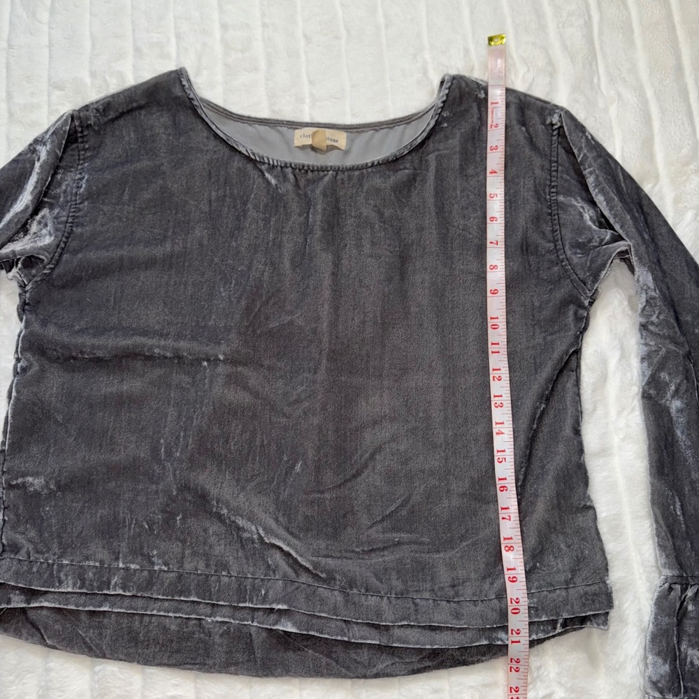 Cloth & Stone Velvet Bell Sleeve Top Gray Size L Relaxed‎ Fit - Picture 5 of 7